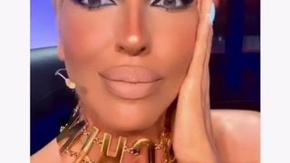 Drolja Jelena Karleusa mami kurac velikim sisama