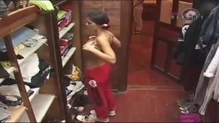 Stanija Dobrojevic pokazala sise i guzu FARMA 4
