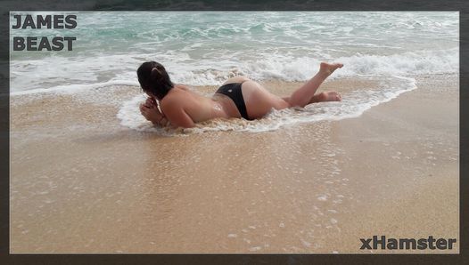 Sexy wife playing with husbands dick on a empty beach – Amateur Russian couple